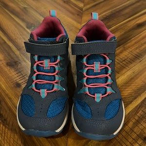 Merrell big kid’s hiking shoes size 2 mid waterproof blue with pink trim